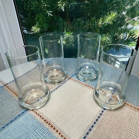 Mid-Century Barware Clear Glass Tumblers with Flared Base – Set of 4 - Picture 5 of 10